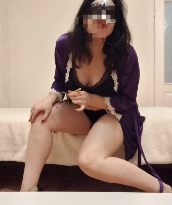 Живу в Москве и готова подарить тебе незабываемые моменты страсти и удовольствия. Мои услуги непревзойденны - от нежных эротических массажей до более интимных воспоминаний. Уверен, мои фото искусно раскроют все мои прелести. Не веришь? Посмотри на них и узнай, что значит настоящая женская красота. Обрати внимание на отзывы, они говорят о моей непревзойденной мастерстве.💋💕 Не упусти возможность окунуться в мир наслаждений со мной. 15076, 32 года